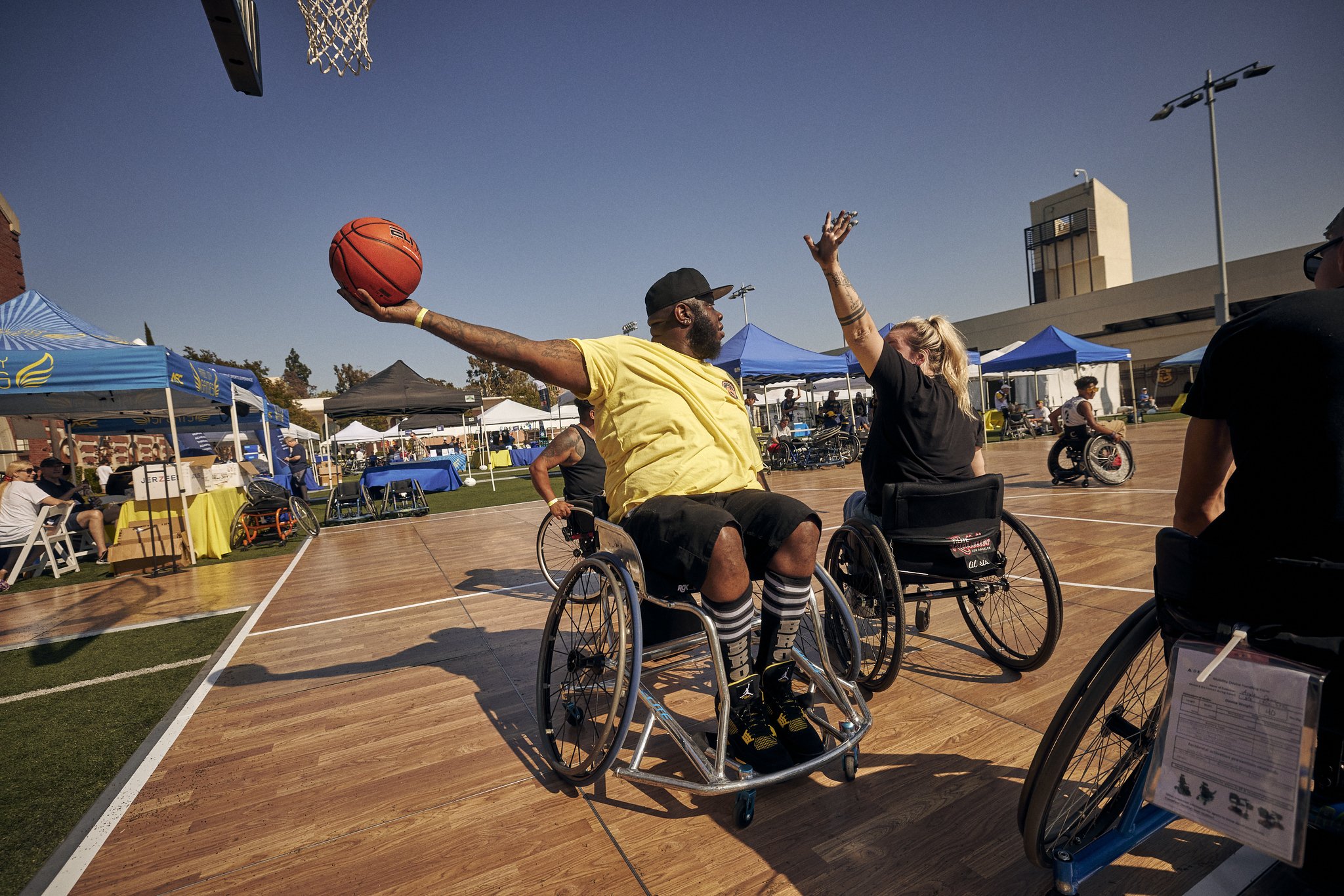 她不仅是一 她不仅是一